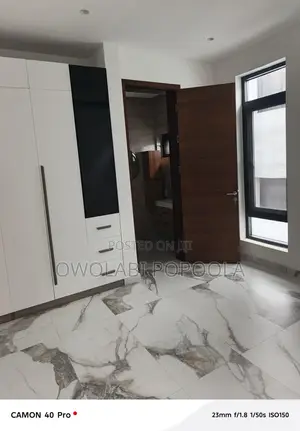 5bdrm Duplex in Magodo Gra for rent