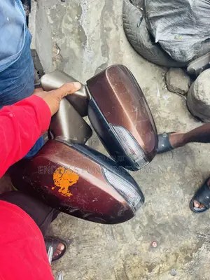 Complete Side Mirror Venza 2015 Available Tokunbo With Light
