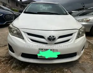 Toyota Corolla LE 4dr Sedan (1.8L 4cyl 4A) 2012 White