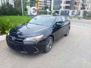 Toyota Camry SE 4dr Sedan (2.5L 4cyl 6A) 2016 Black