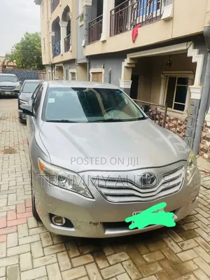 Toyota Camry LE 4dr Sedan (2.4L 4cyl 5A) 2009 Silver
