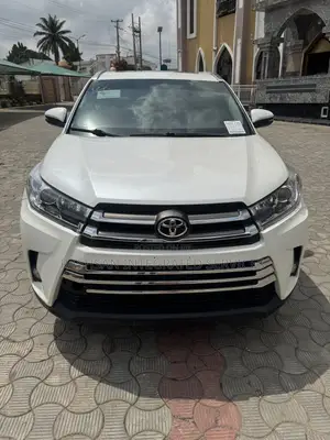 Toyota Highlander XLE 4dr SUV (3.5L 6cyl 6A) 2015 White