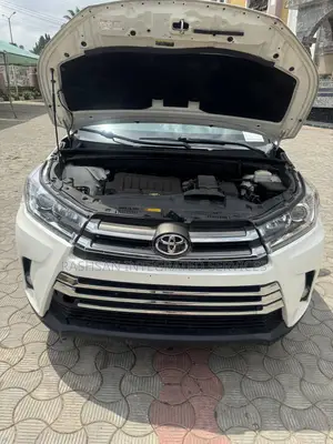 Toyota Highlander XLE 4dr SUV (3.5L 6cyl 6A) 2015 White