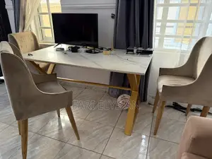 4 Seater Dining Table With 3 Chairs