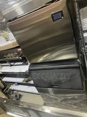 Ice Cube Maker