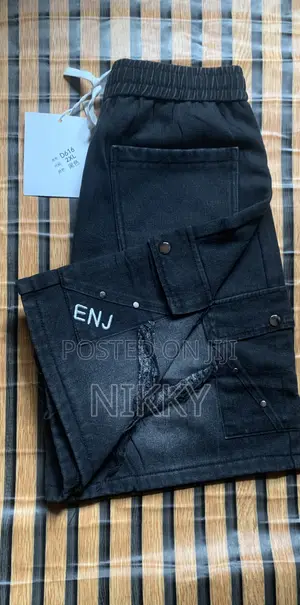 Short Jeans