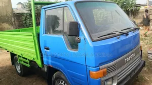 Toyota Dyna 100