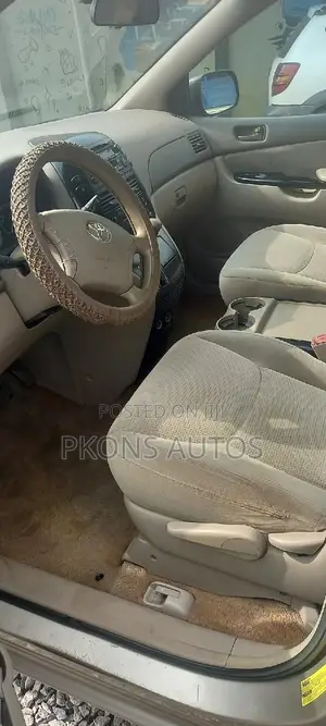 Toyota Sienna 2005 Gold