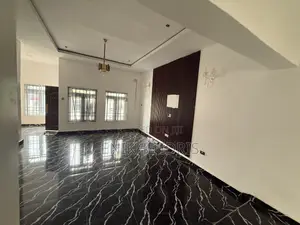 4bdrm Townhouse / Terrace in Court, Lugbe District for rent