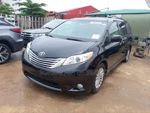 Toyota Sienna 2017 Black