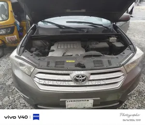 Toyota Highlander 2013 Gray