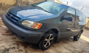 Toyota Sienna 2003 Blue