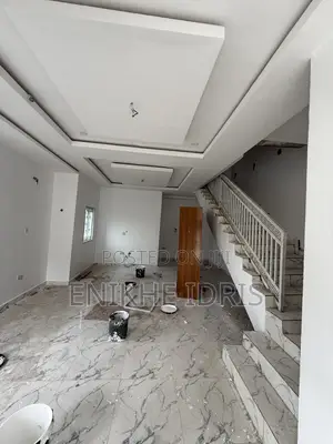 3bdrm Apartment in Ectors, Lugbe District for rent