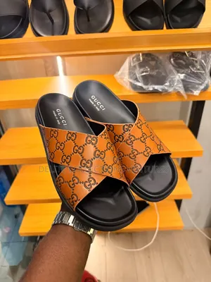 ( Luxury Update ). Guccl Slide Available in Store