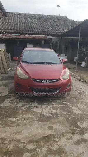 Hyundai Elantra 2012 Red