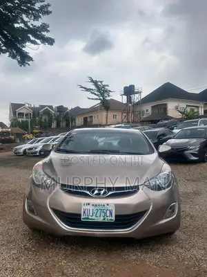 Hyundai Elantra 2012 Gold