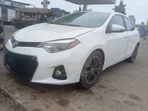 Toyota Corolla 2016 White