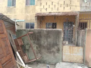 3bdrm Block of Flats in Iba Housing Estate for sale