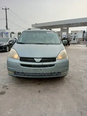 Toyota Sienna 2005 Blue
