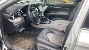 Toyota Camry XSE V6 FWD (3.5L 6cyl 8AM) 2018 White