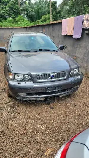 Volvo V40 2002 Gray