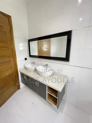 3bdrm Duplex in Ikeja Gra for rent