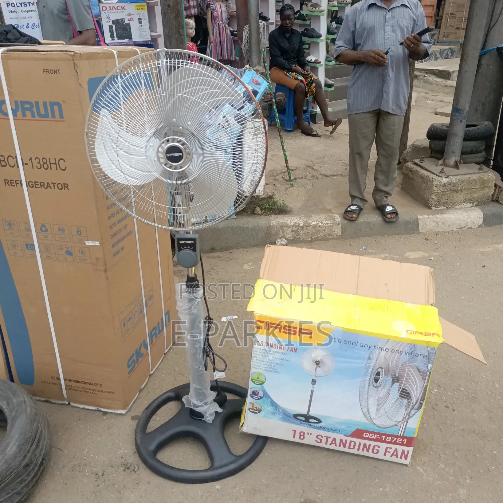 Qasa Standing 18" Fan