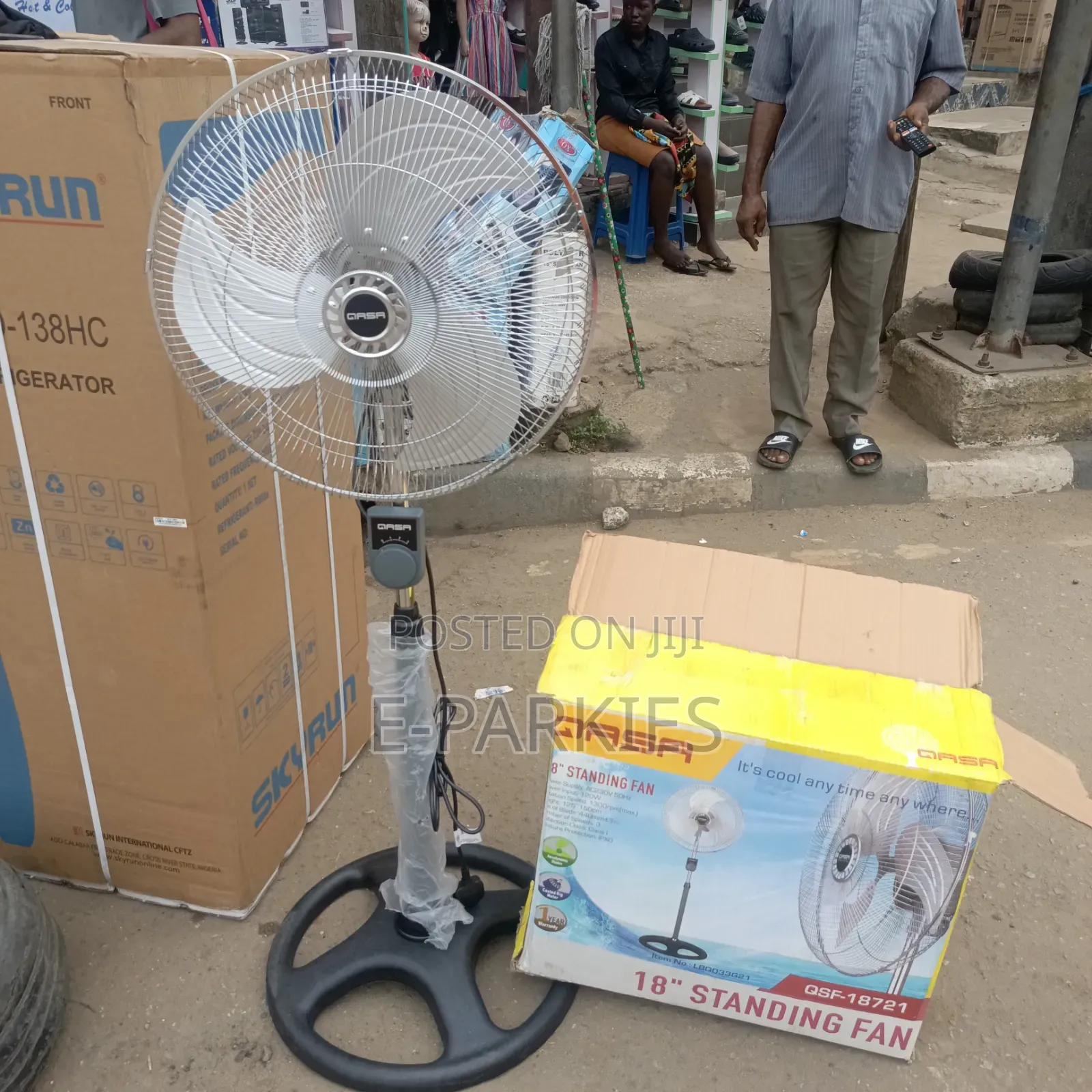 Qasa Standing 18" Fan