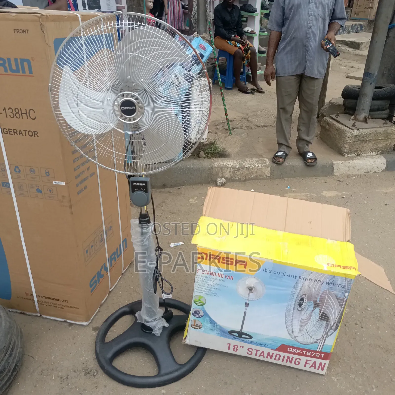 Qasa Standing 18" Fan