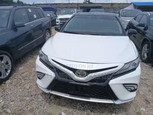 Toyota Camry 2019 White