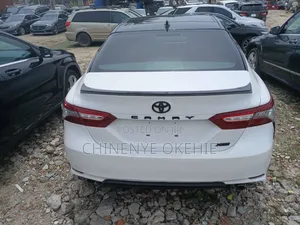 Toyota Camry 2019 White