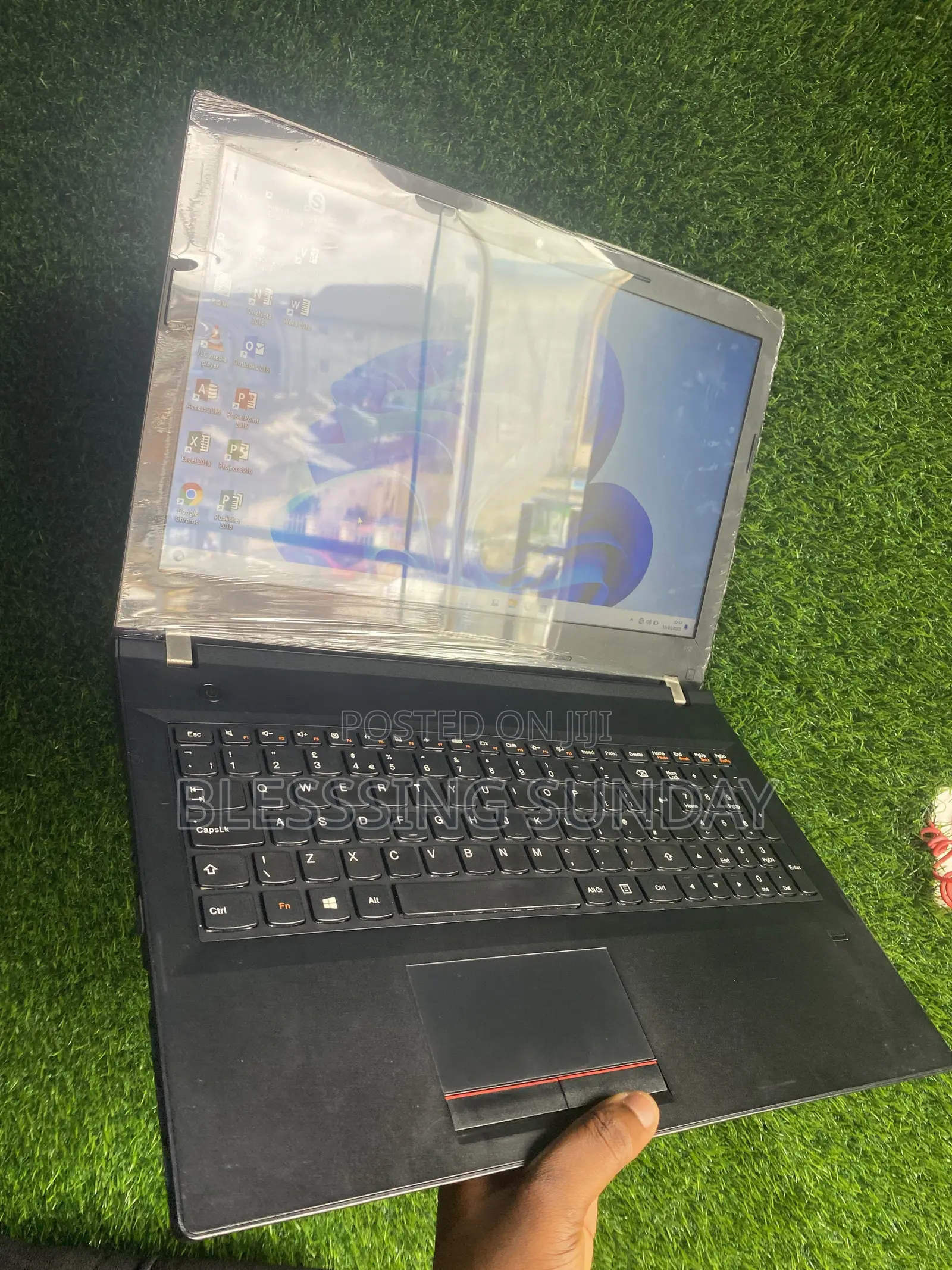 Laptop Lenovo ThinkPad E570 4GB Intel Core i3 SSD 128GB