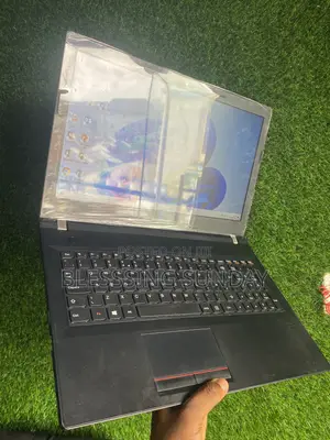 Laptop Lenovo ThinkPad E570 4GB Intel Core i3 SSD 128GB