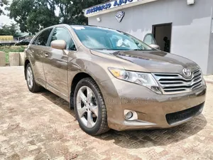 Toyota Venza Limited 2010 Gold