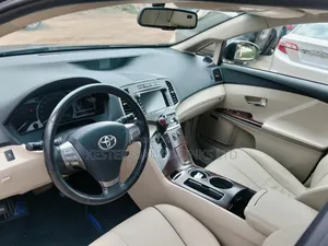 Toyota Venza Limited 2010 Gold