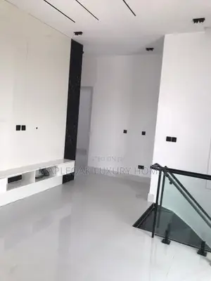 5bdrm Duplex in Diamond Estate, Sangotedo for sale