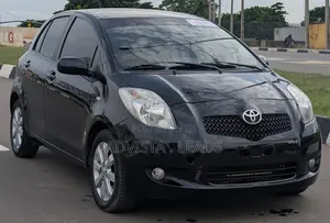 Toyota Yaris 2010 Black