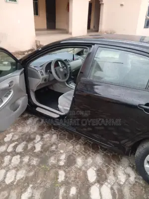 Toyota Corolla LE 4dr Sedan (1.8L 4cyl 4A) 2010 Black