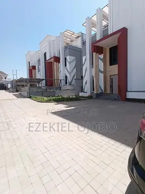 5bdrm Duplex in Guzape District for sale
