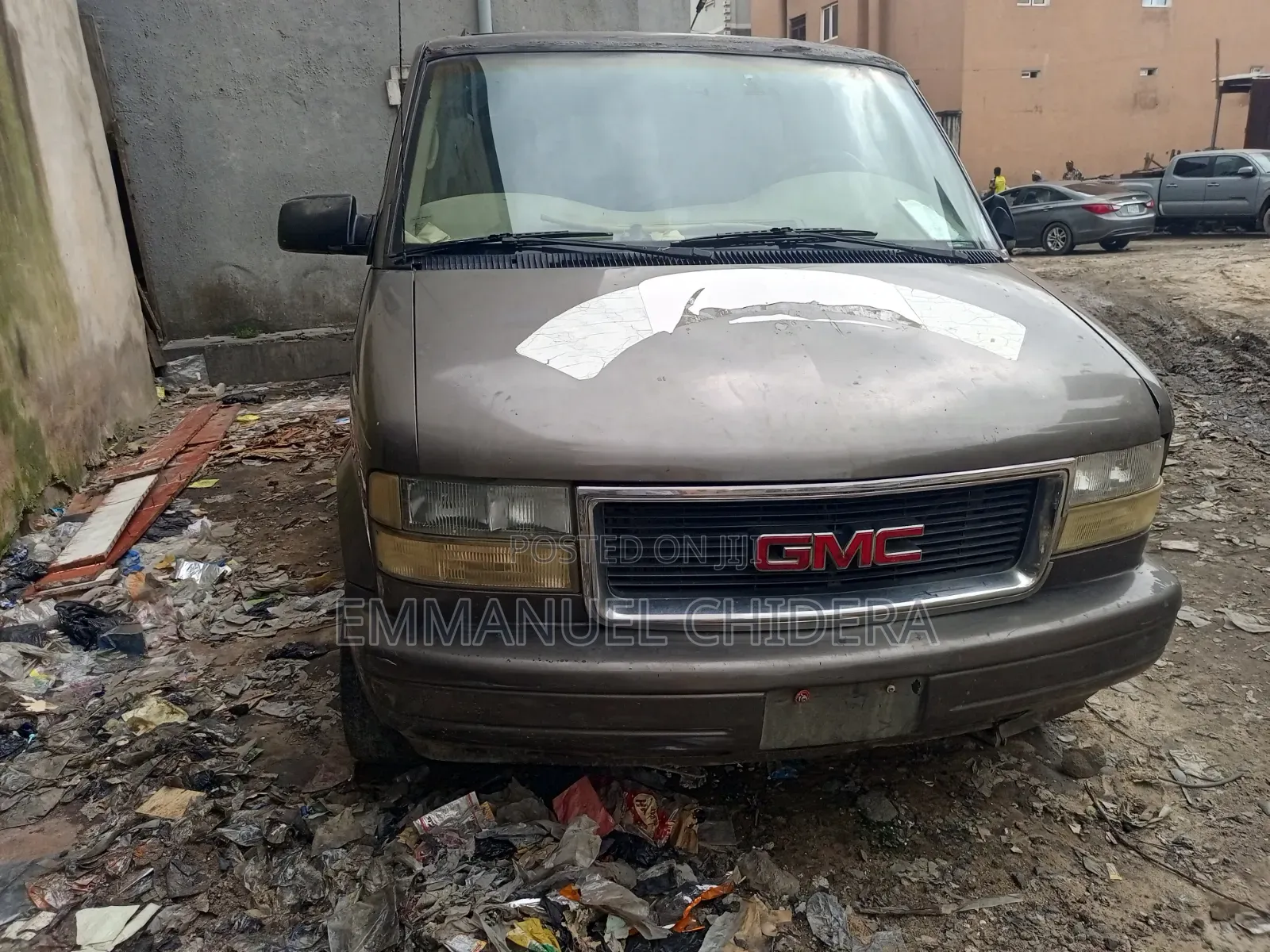 GMC Savana 2000 Grey