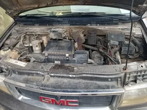 GMC Savana 2000 Grey