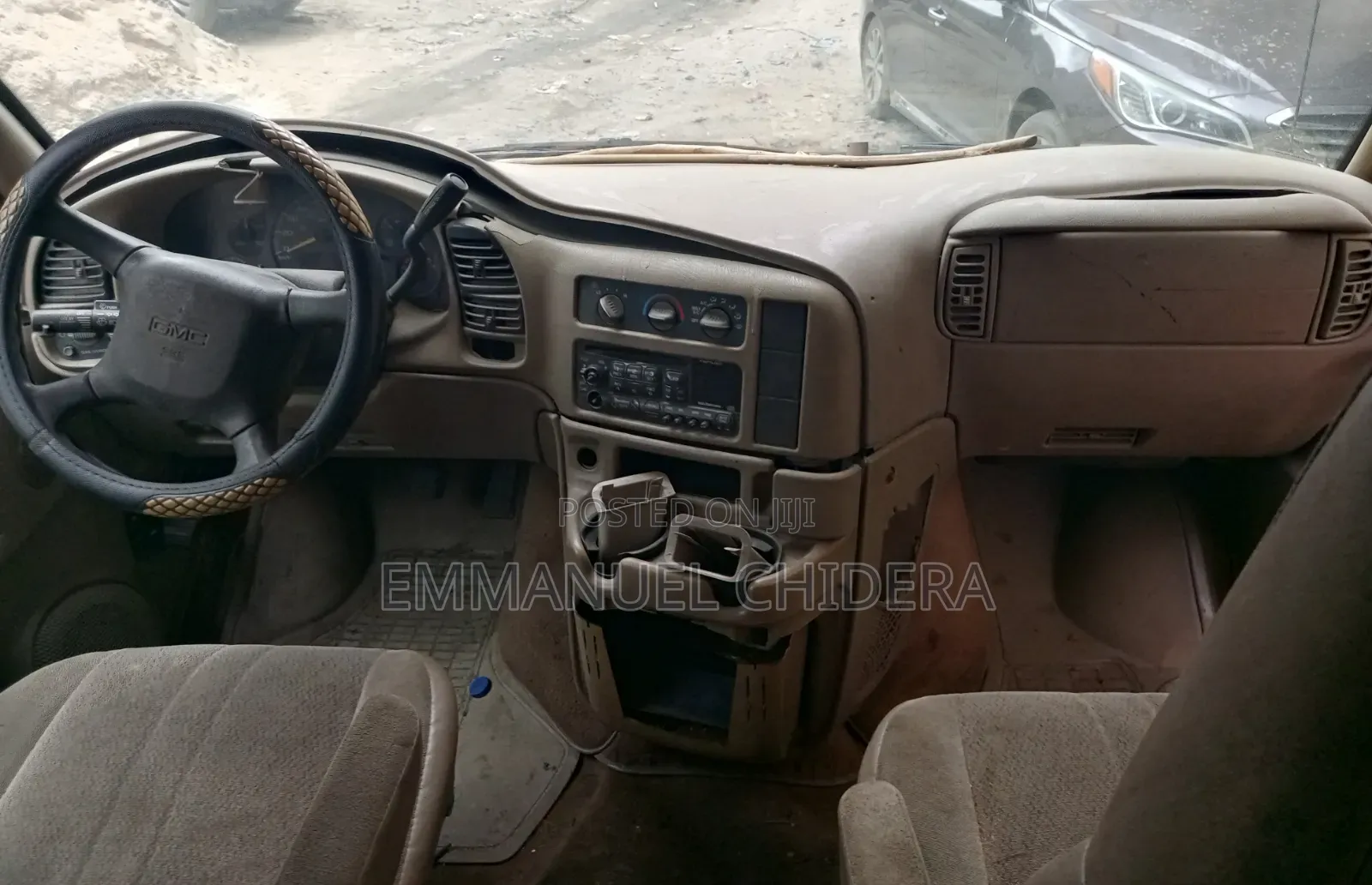 GMC Savana 2000 Grey