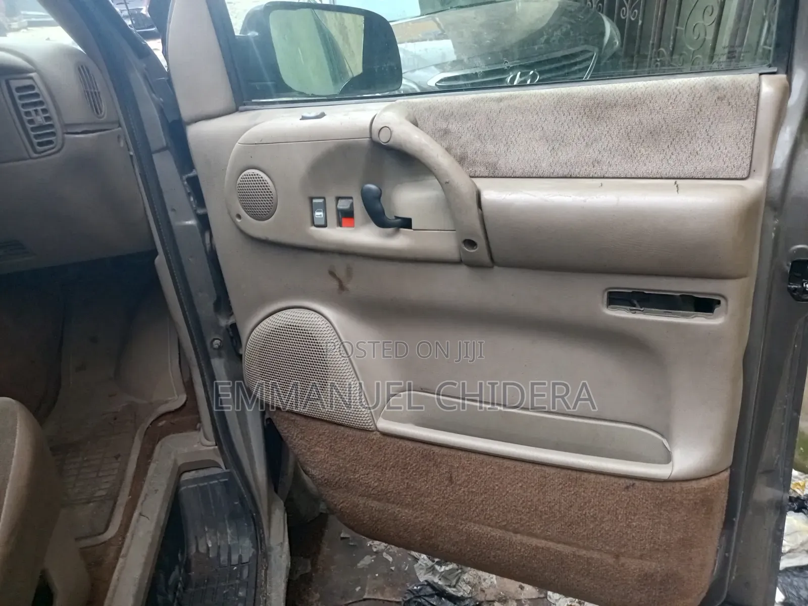 GMC Savana 2000 Grey