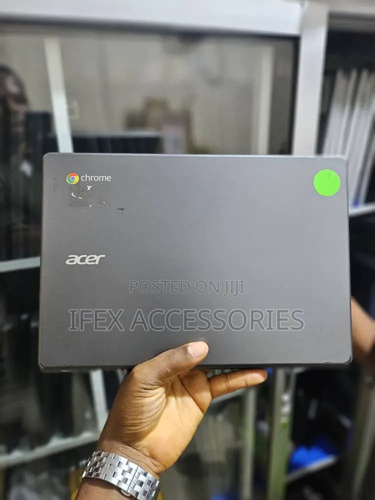 Laptop Acer 4GB HDD+SSD 32GB