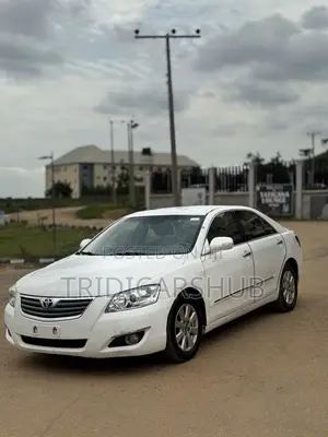 Toyota Camry SE 4dr Sedan (2.5L 4cyl 6AM) 2010 White
