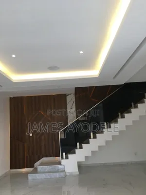 5bdrm Duplex in Magodo Shangisha for rent