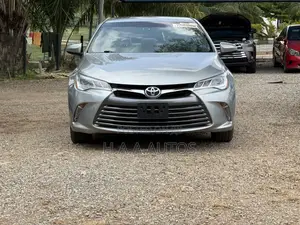 Toyota Camry XLE 4dr Sedan (3.5L 6cyl 6A) 2017 Silver