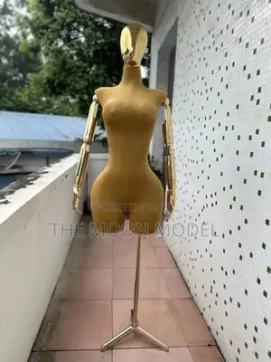 BBL Female Mannequin