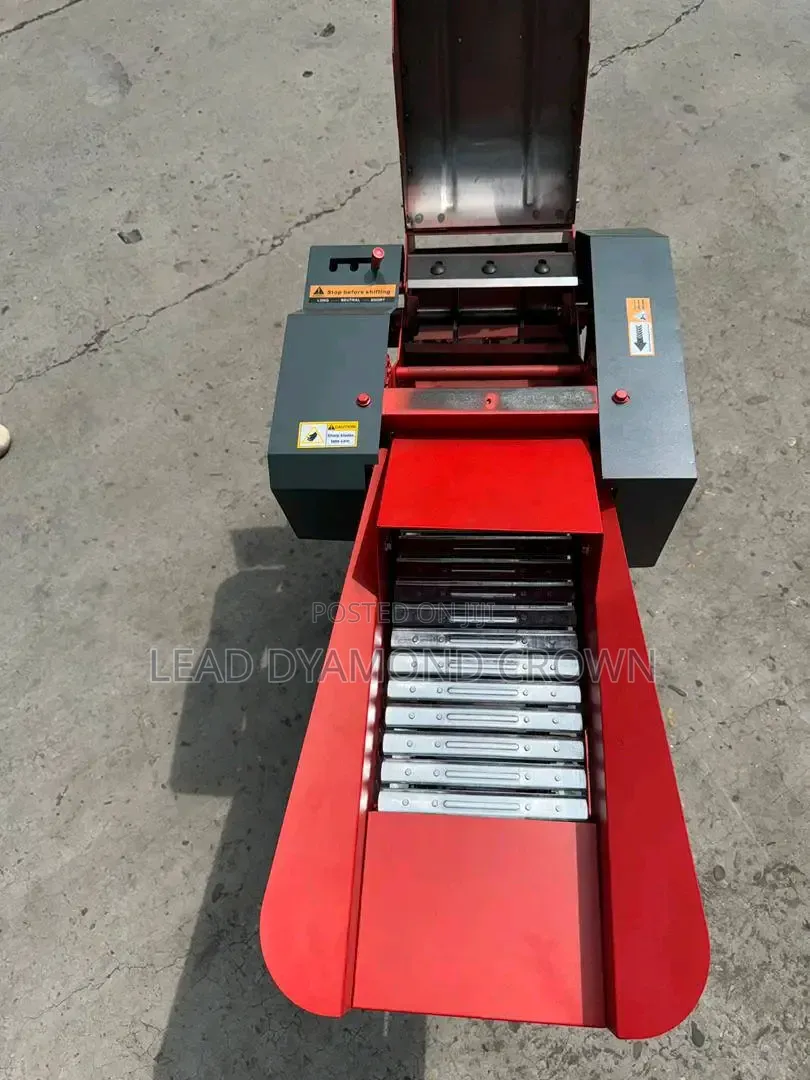 Chaff Cutter Machine With Conveyor