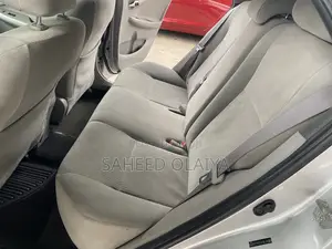 Toyota Corolla LE 4dr Sedan (1.8L 4cyl 4A) 2010 Silver